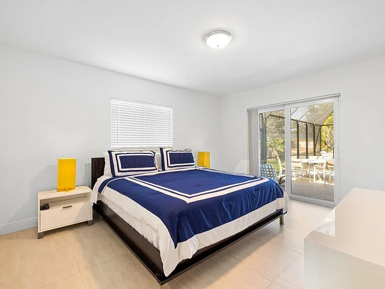 5921 SW 17th Ct — Photo 32
