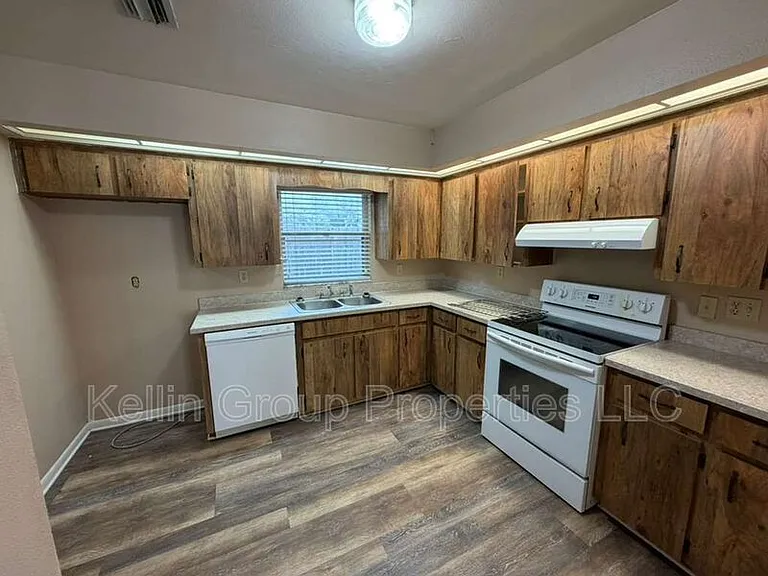 2366 Lake Dr NW — Photo 5