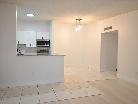 4th image of 9499 W McNab Rd #208