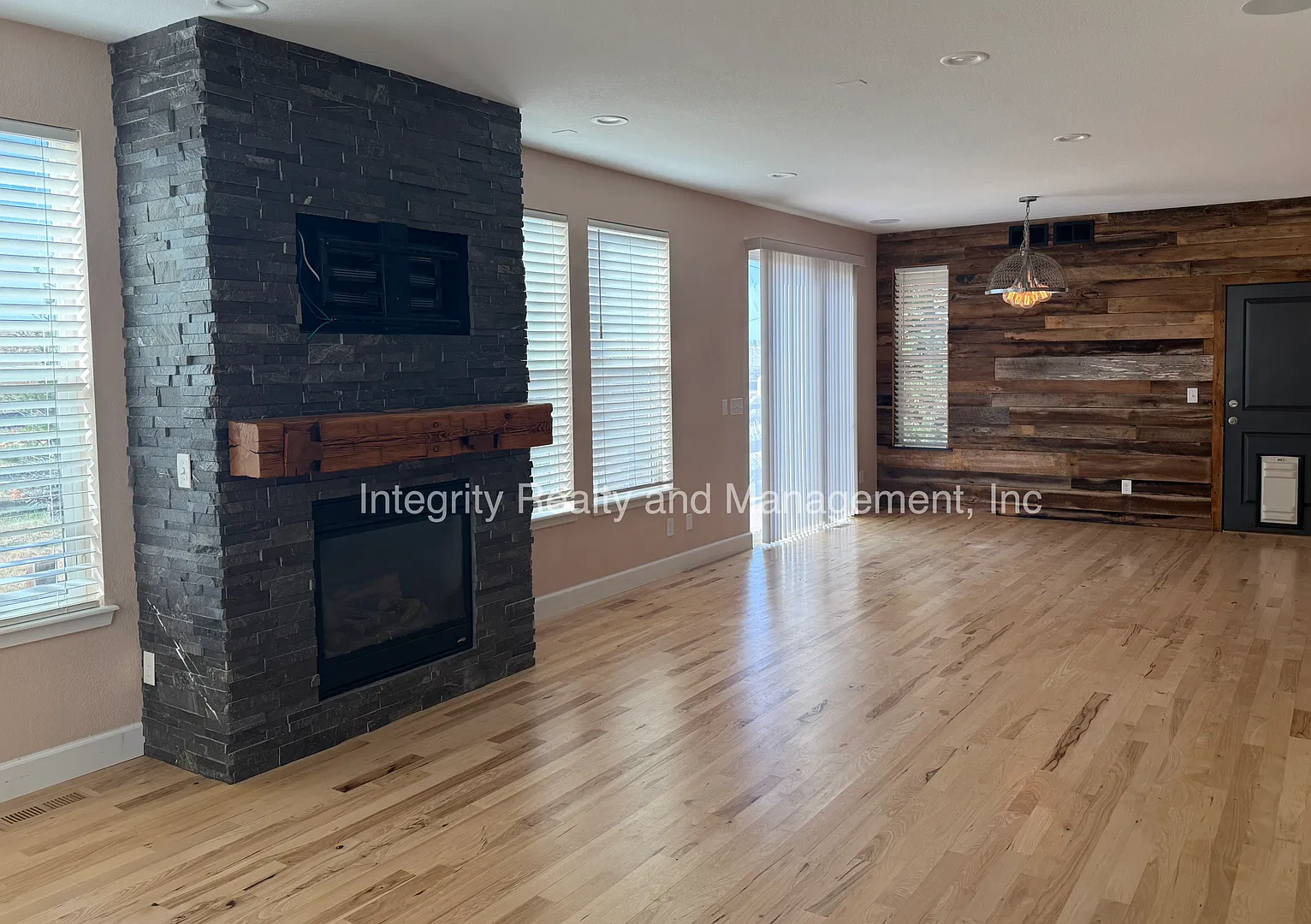 4 Bedroom 4 Bath Townhome - 10312 Tall Oaks Cir — Photo 4