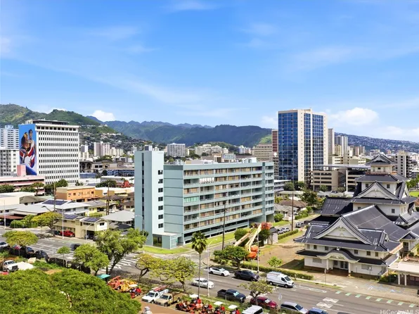 1122 Elm St APT 809, Honolulu, HI 96814