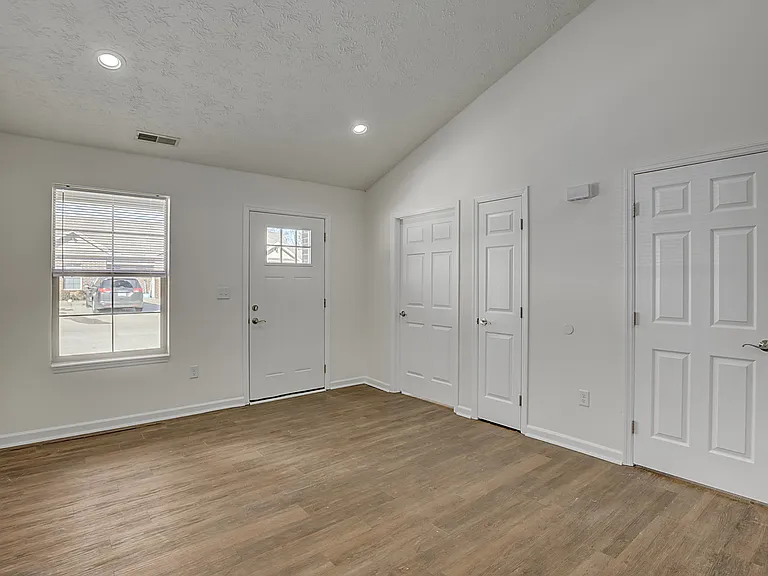 1219 Sparta Dr — Photo 8