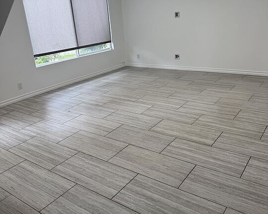 3rd image of 6511 Wystone Ave Unit 3