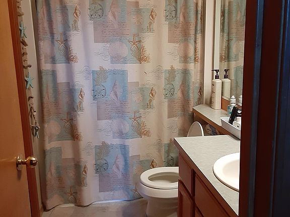 master bath with master and hallway access