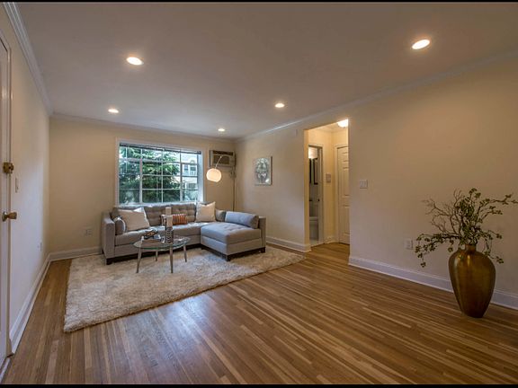 2nd image of 50A Alton Pl Unit 4