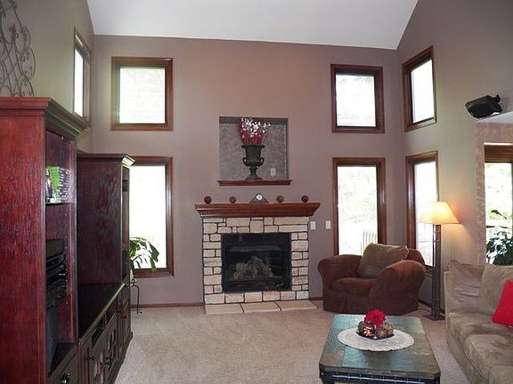 2nd image of 515 Timberline Dr