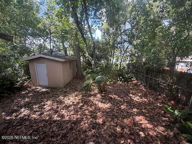 2 bed, 1.0 bath, 805 sqft, $950 — Photo 3