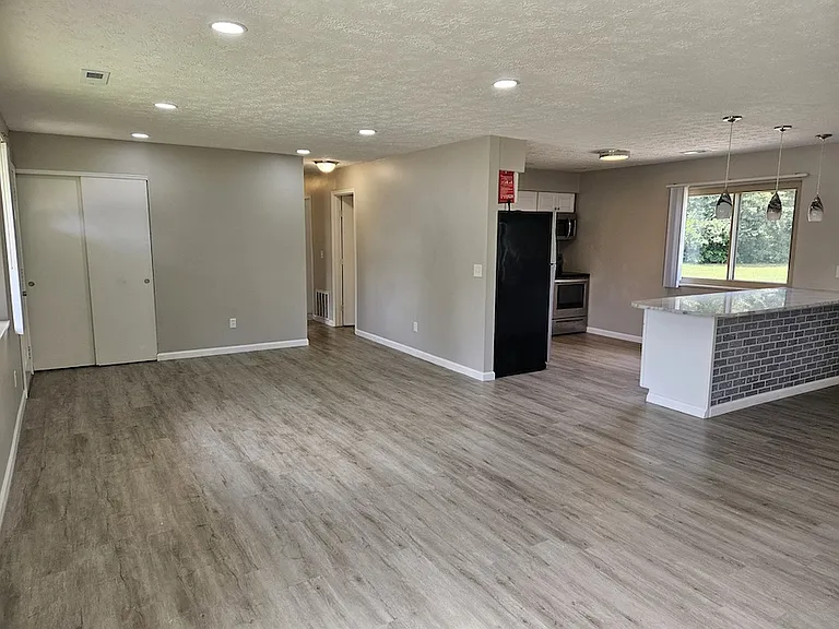 7779 Cedar Wood Cir — Photo 4
