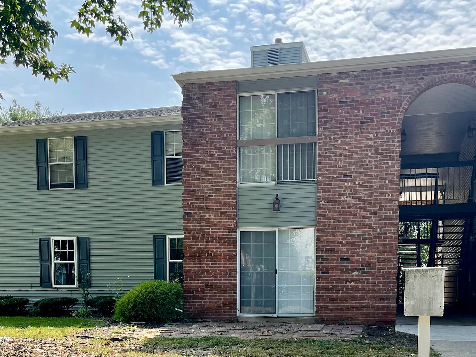 3 bed, 1.5 bath, 1197 sqft, $2,800 — Photo 2