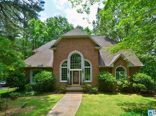 450 Crystal Lake Dr, Sterrett, AL 35147