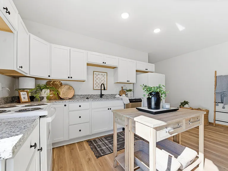 1723 N Main St #B — Photo 14