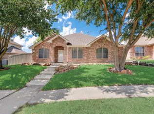 328 Newport Dr, Van Alstyne, TX 75495