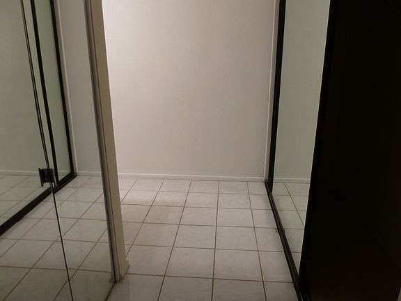 5th image of 600 W 9th St APT 1007