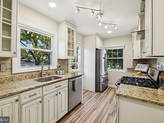 2nd image of 4012 Beechwood Rd