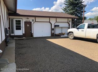 306 2nd Ave SW, Dickinson, ND 58601