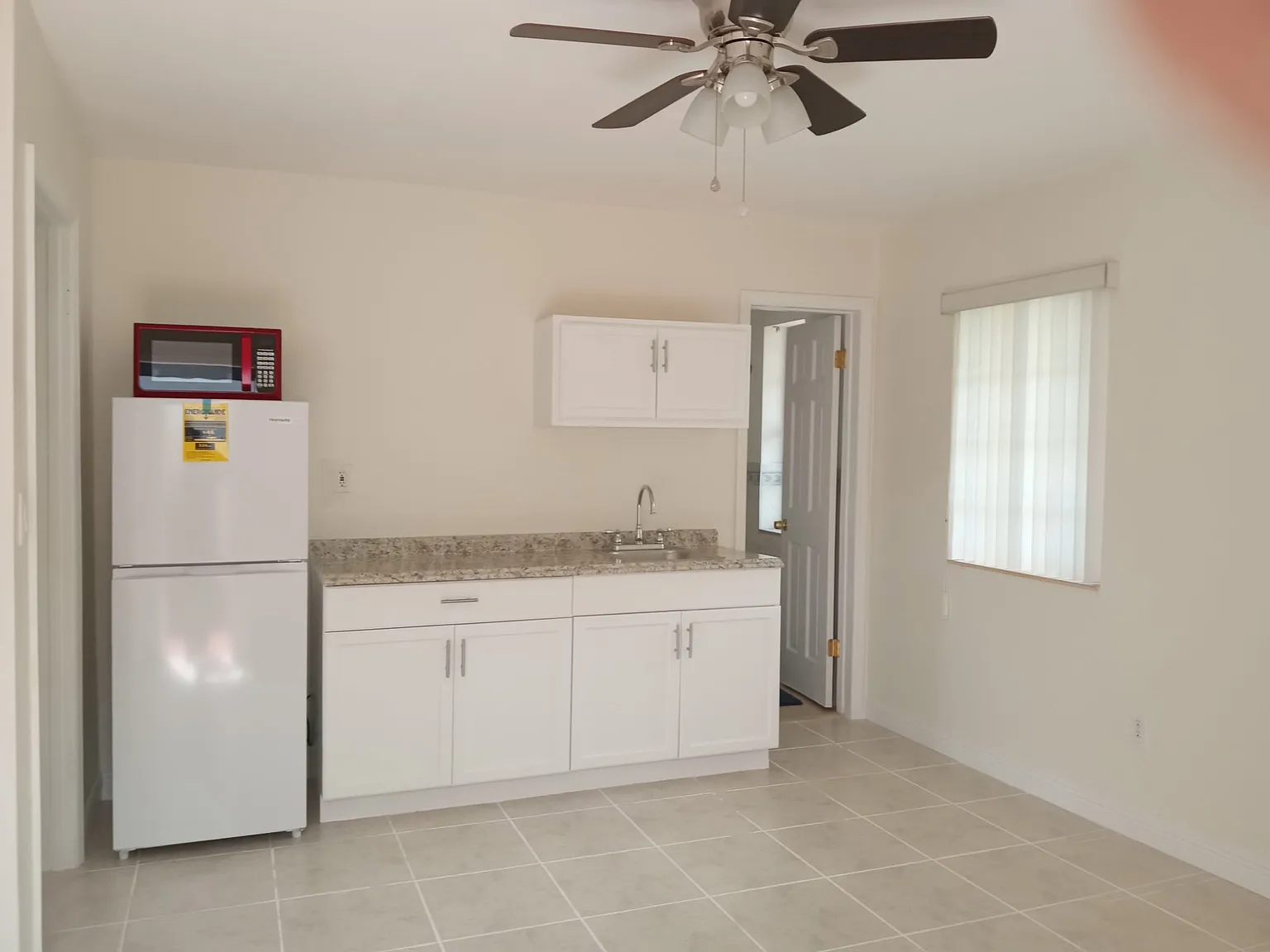 1 bed, 550 sqft, $1,350 — Photo 4
