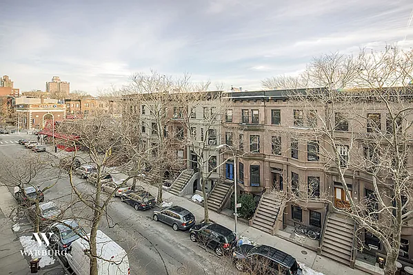 Rented by Warburg | media 25