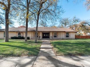 1151 Springbrook Dr, Desoto, TX 75115