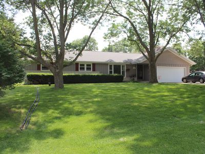 12001 W Plainfield Ave, Greenfield, WI, 53228