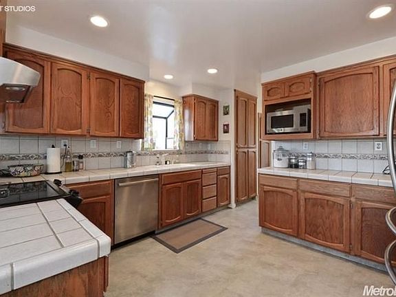 3rd image of 2161 Du Ponte Dr