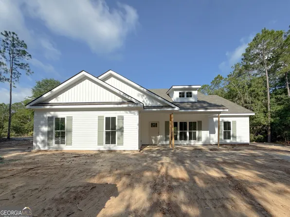 375 Canoochee Dr, Claxton, GA 30417
