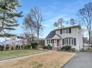 418 Sheffield Rd, Ridgewood, NJ 07450