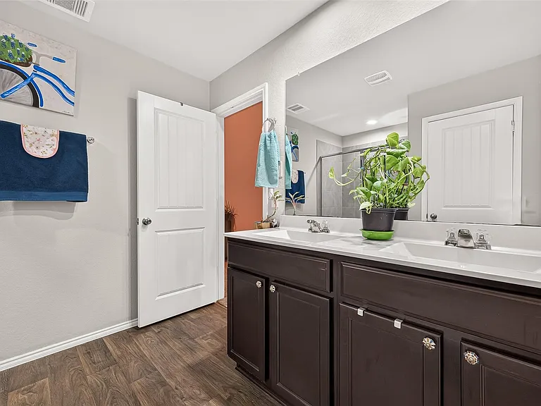 811 Petunia Falls Ln — Photo 28