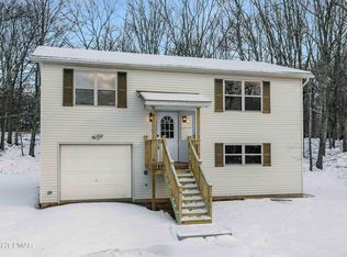 2127 Bushkill Cir, Bushkill, PA 18324