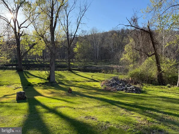 13328 Cacapon Rd, Great Cacapon, WV 25422