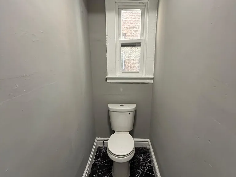 843 S 19th St #1R — Photo 1