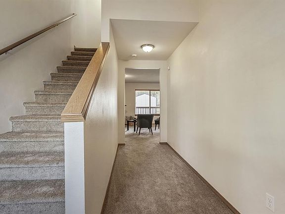 3rd image of 4975 Bowwood Cir NE