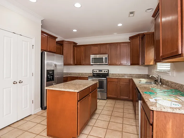 7906 Sweet Grove Ct — Photo 9