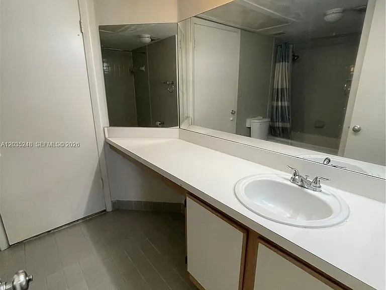 2820 N Oakland Forest Dr #210 — Photo 7