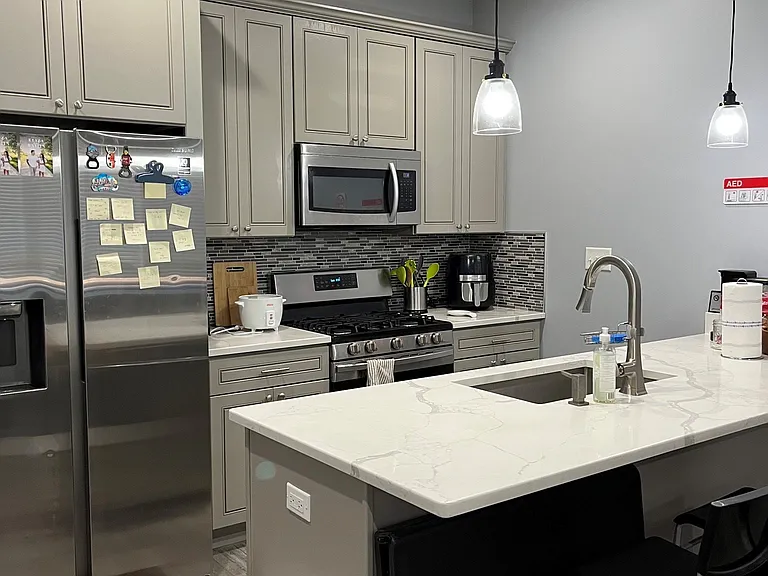 2709 W Polk St — Photo 2