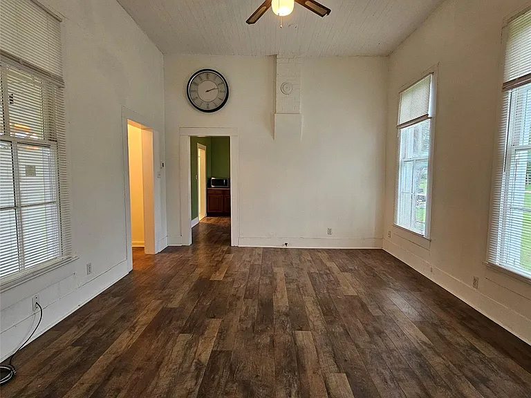 401 Shaw St — Photo 18