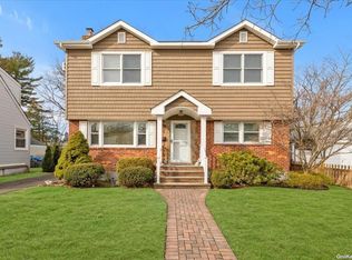 1144 Little Whaleneck Rd, Merrick, NY 11566