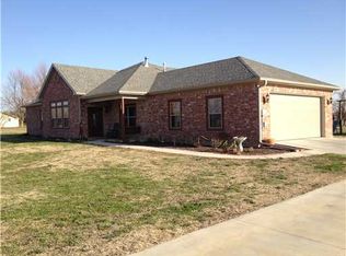 1021 Elm Springs Rd, Springdale, AR 72762