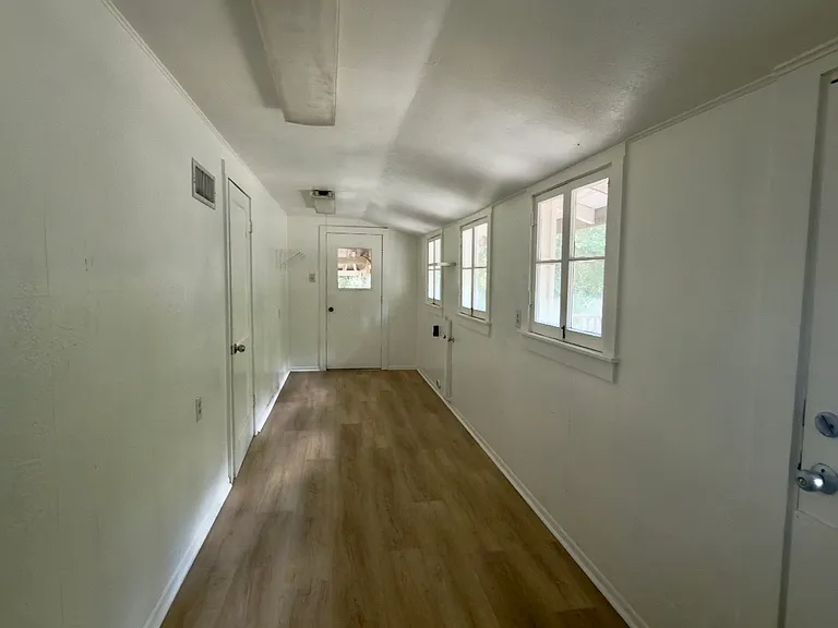 1603 E Main St — Photo 15