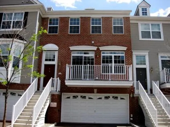 4 Swan Ct #Townhouse, Jersey City, NJ 07305
