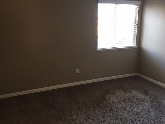 4th image of 21 Meridian Ct