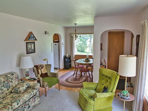 5th image of 1915 Pleasant Dr