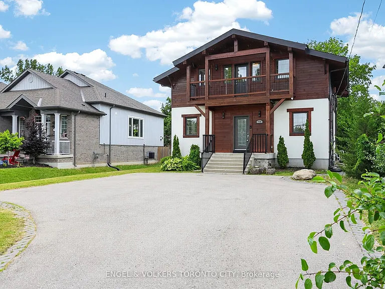 774 Churchill Ln — Photo 2