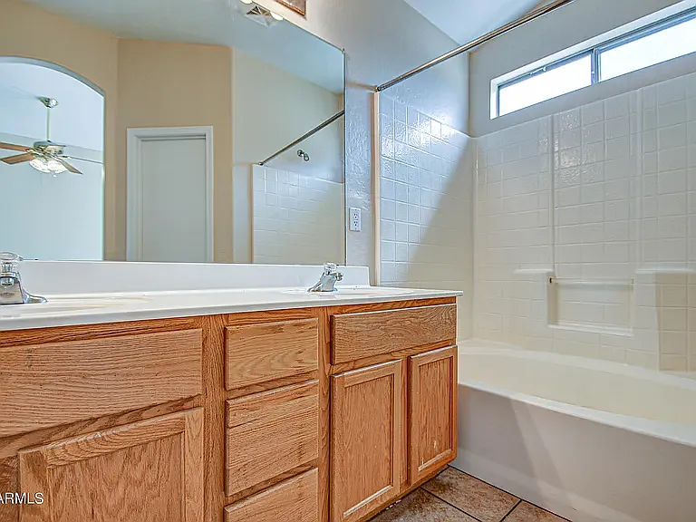 31111 N Claridge Cir — Photo 14