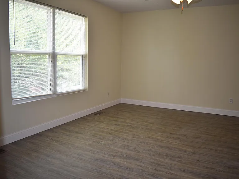 831 Whitetail Ct — Photo 9