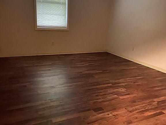 4th image of 100 McCullough Ave #100