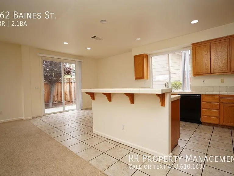962 Baines St — Photo 8