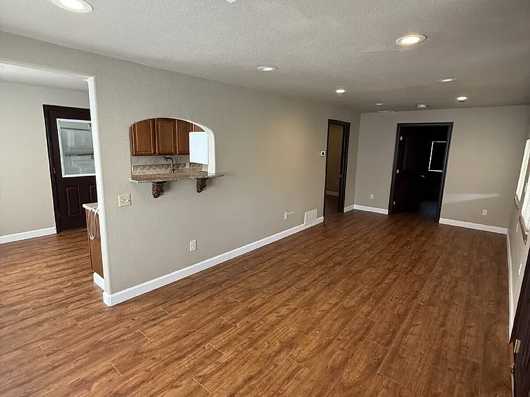 8001 W 101st Ave — Photo 5