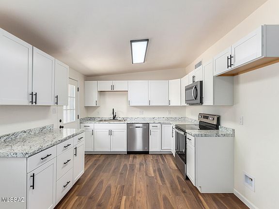 5th image of 750 W Calle Antonia