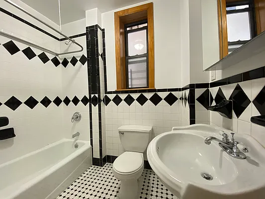 Rented by Sovereign Associates | media 9