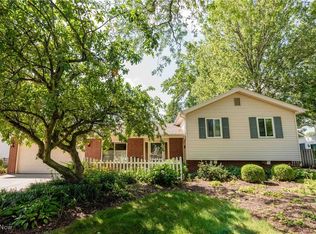 26547 Locust Dr, Olmsted Falls, OH 44138